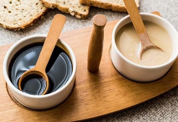 فطير مشلتت مع العسل و الطحينة