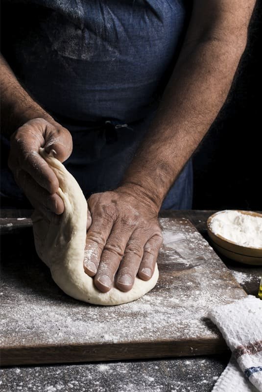 backery making feteer pie